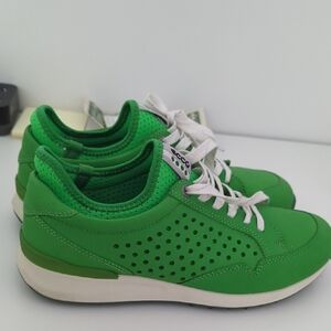 Ecco Vibrant Green Sneakers with White Accents